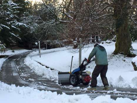 Lovely as the snow is, we'll be glad to say goodbye to the back-breaking job of clearing the drive!